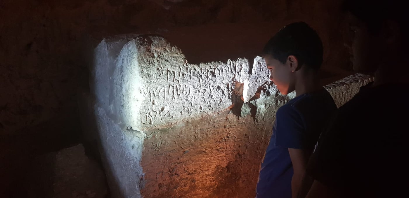 טיול שבועי: בעקבות מנורת שבעת הקנים בבית שערים