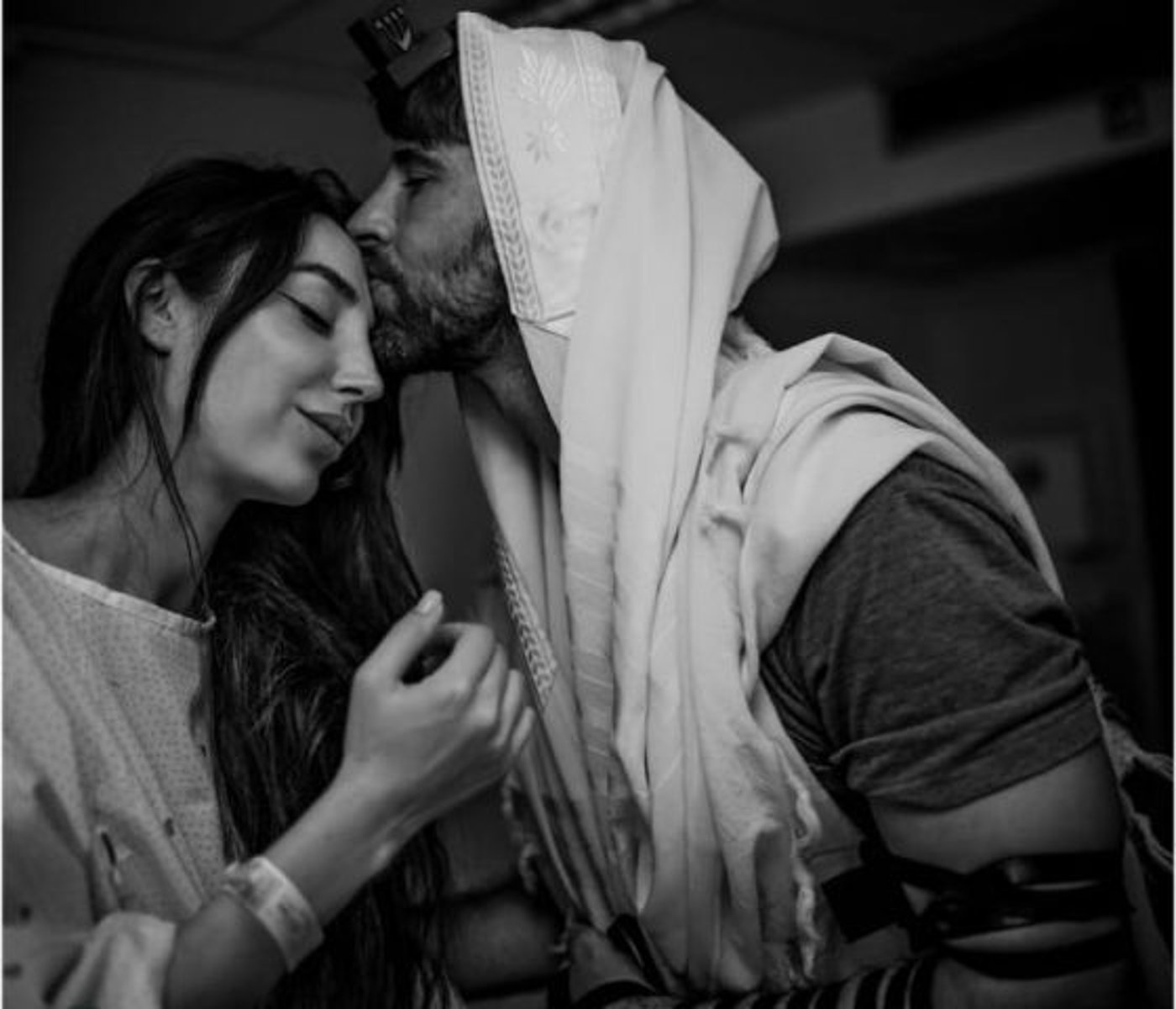 טליה ושחף בחדר הלידה.