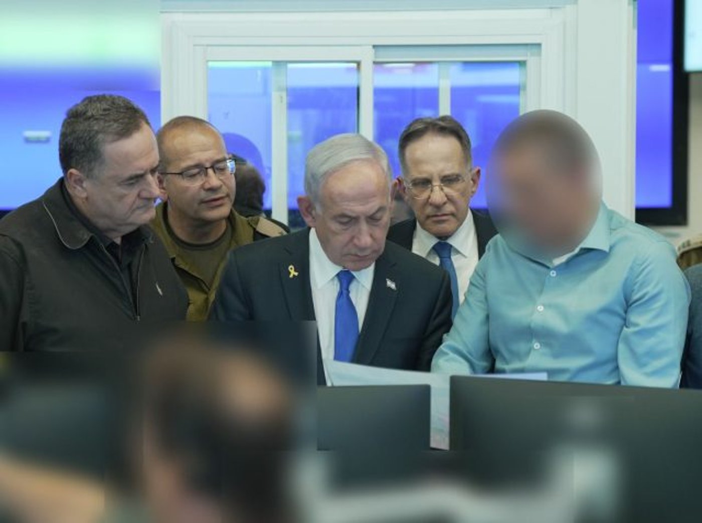 נתניהו וראשי מערכת הביטחון בחמ"ל המבצעים בזמן התקיפה בקטאר