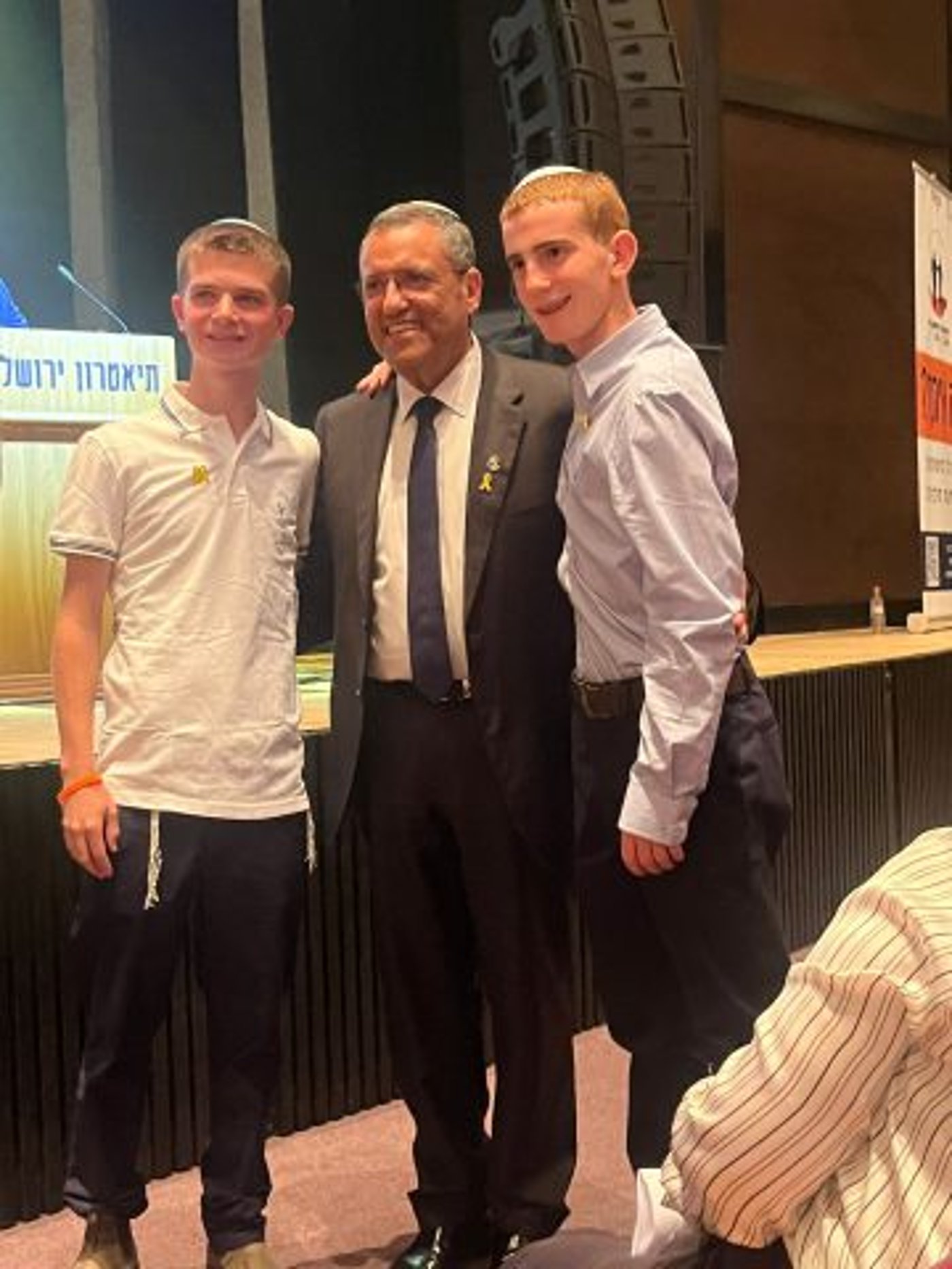 ראש עיריית ירושלים משה ליאון עם ראשי העמותה (שונטל גולן)