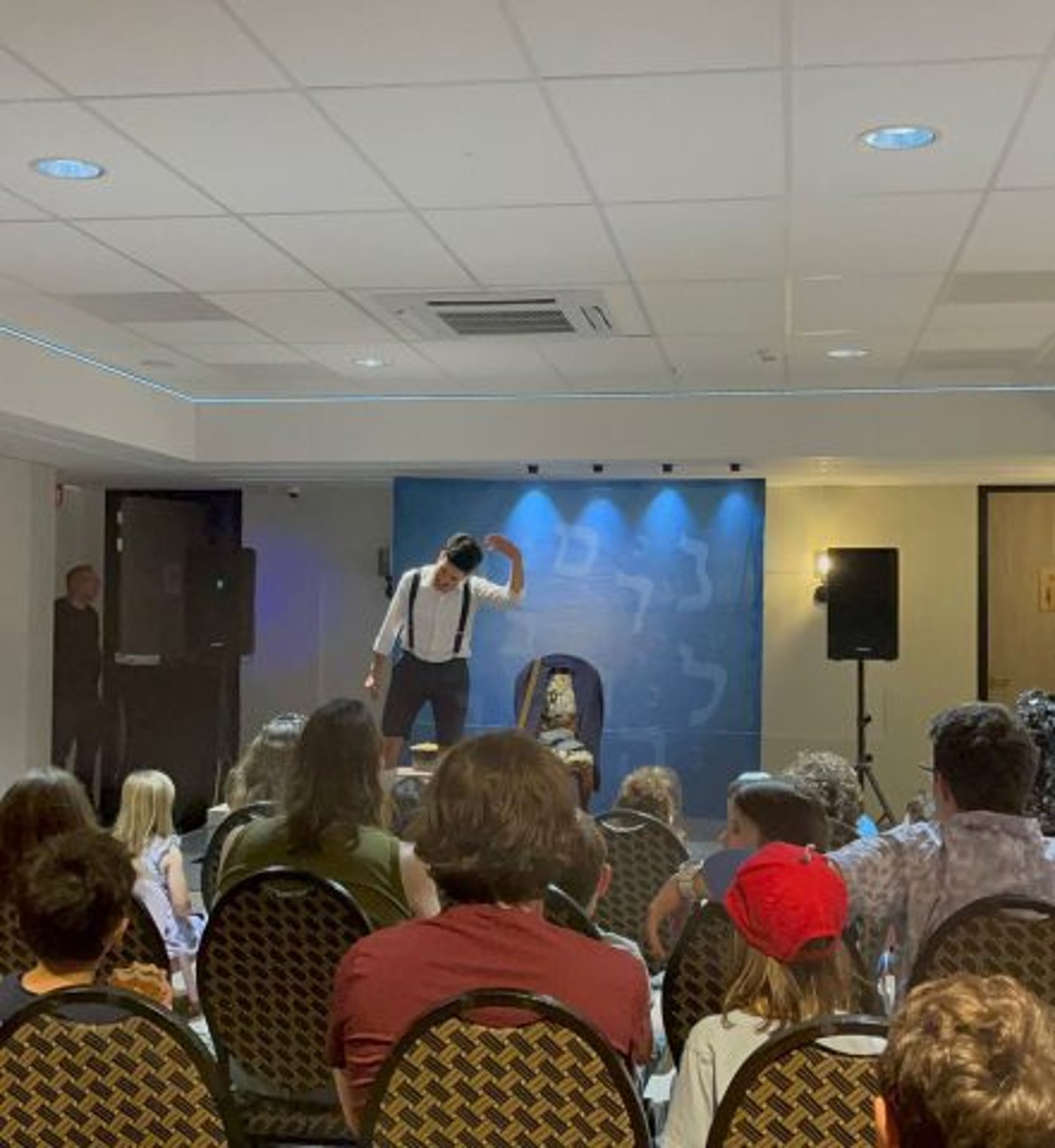 הצגת הילדים איתמר הילד העברי הראשון מסתובבת ברחבי אירופה.