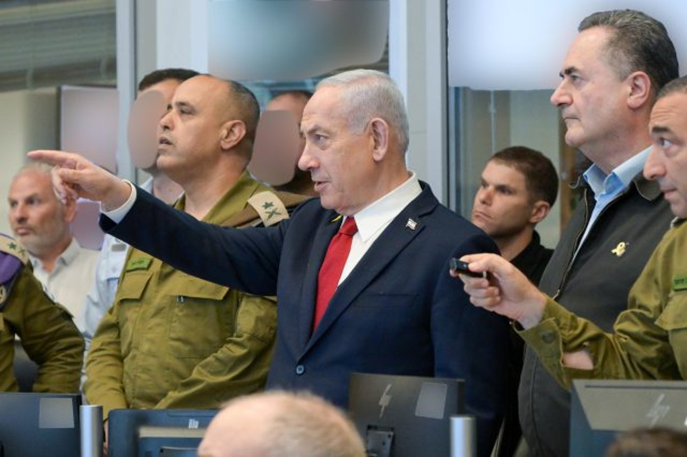 נתניהו בבור בקריה בעת התקיפות בתימן היום. (צילום סטילס: מעיין טואף/ לע״מ)