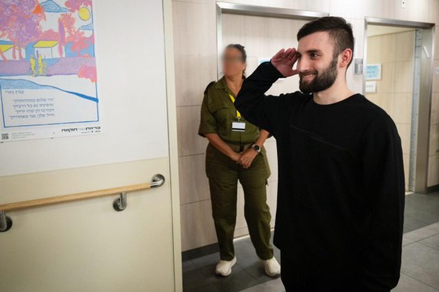 מתן אנגרסט מצדיע לרמטכ"ל