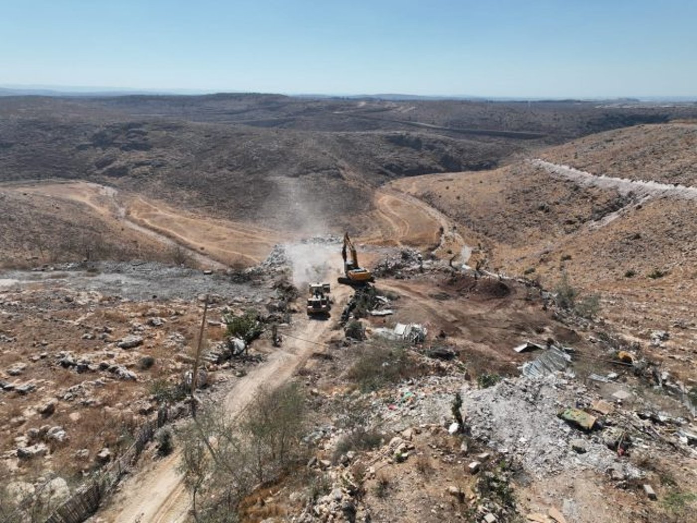 תיעוד: המנהל האזרחי הרס בניה בלתי חוקית בשומרון