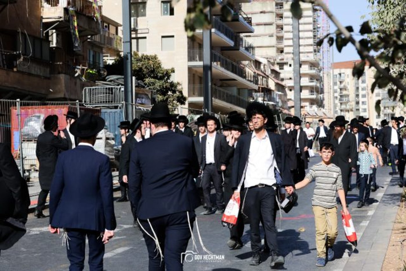 בדרך להפגנת החרדים |