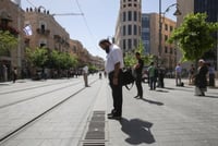 כשהצפירה בוקעת, אני חוזר להיות ילד/ שיר