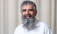 22 אנשים בכל יום קוראים את הערך הויקפדיה של הרב שרלו (צילום באדיבות צהר)