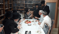 פגישה נדירה: שר מהציונות הדתית במעונו של מנהיג העדה החרדית