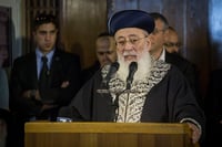 הרב עמאר: הרב מלמד נפל לבור תחתית; להתפלל עליו