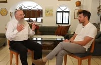 בין ספרדים לאשכנזים: עודד הרוש בשיחה עם הרב אליהו