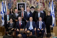 הממשלה החליטה: קיצוץ שכר ב-10%, ללא השופטים