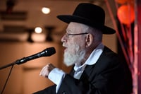 הרב דב ליאור: למחות נגד הקפאת הבנייה בירושלים