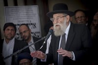 הרב אריה שטרן, המשך כהונתו בסכנה בשל סכסוכים בצמרת ש"ס.