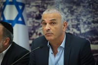 "אני לבד הערב": התכתבות בעייתית בין כחלון לכרייף