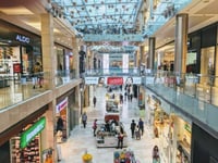לאחר מחלוקת בקבינט: החנויות יפתחו ביום ראשון