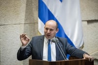 בנט: יעלון, גנץ וליברמן מסכנים את בטחון ישראל