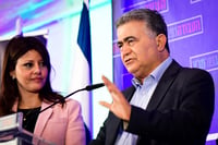 עמיר פרץ: אני בקשר עם אורלי לוי, שתמליץ על גנץ