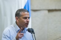 מגל: אנשים קראו לי שמאלני בגלל שביקרתי את שרה ויאיר