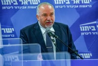 ליברמן: יש ישיבות שמצאו בהן מאות חולים