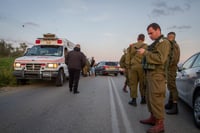 מחבלים שדדו רכב מאם ובתה בכביש בשומרון