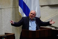 השר אמסלם: יעלון רודף את ראש הממשלה מבוקר ועד לילה