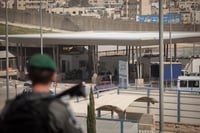 הגדלת מכסת העובדים הפלסטיניים הישראל. מחסום קלנדיה