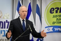 גלנט בחדר המצב של משרד החינוך, אמש