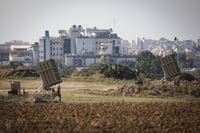 כיפות ברזל נפרסו; חוף זיקים פונה ממתרחצים