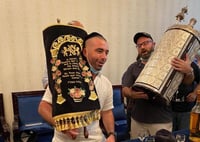 "גאה להיות שגריר": עומר אדם בביקור היסטורי בדובאי