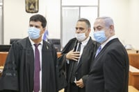 פרקליטי נתניהו נגד פורום הצללים של מנדלבליט