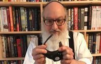 תיעוד ראשון: יונתן פולארד גוזר את האזיק האלקטרוני