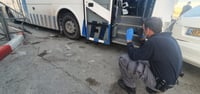 אוטובוס דרס פועלים פלסטינים ליד קבר רחל