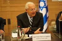 פרידמן בספרו: הפכתי את דעתו של טראמפ על עבאס