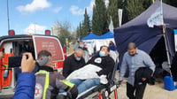 ראש מועצת שומרון התמוטט באוהל המחאה