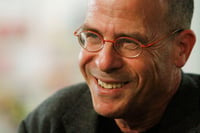 הסופר מאיר שלו חוגג 74: עשרה דברים שלא ידעתם