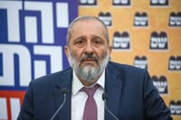 דרעי: מוכן למחול לליברמן כדי להקים ממשלה