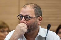 'היית מסגיר את המחבלים?': צפו בתשובה של עופר כסיף
