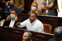 אביר קארה