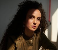 אחרי הפרידה מבן הזוג: יובל דיין בסינגל חדש
