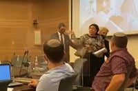 סטרוק חשפה את האמת על החוק ונזרקה מהדיון. צפו