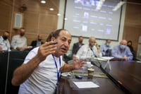 אחרי הדיון הסוער: רמי לוי הגיע למשרדי רשות התחרות