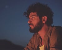 "בין ספרים לכתבי חכמים – התבגרתי" אלוש בשיר חדש