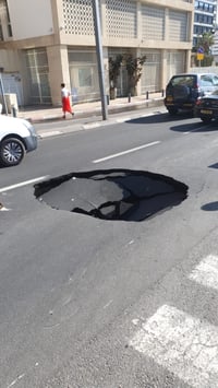 בגלל בולען: המשטרה סגרה כביש מרכזי בתל אביב