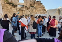 נשות הכותל הגיעו; כוח סמוי עצר נער חרדי בן 14