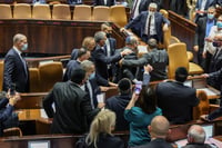 לאחר סערה ענקית במליאה: חוק החשמל אושר  | צפו