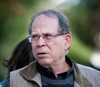 "המוות שלו היה פתאומי": רזי ברקאי מסביר מדוע פרש
