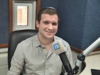 חוזר למיקרופון: התפקיד החדש של ישי שנרב