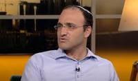 הרב אילעאי עופרן: השלטים האלה מוציאים אותי מדעתי
