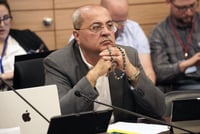 טיבי בוועדה