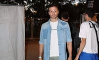 "נסעתי לעבוד וכמעט חזרתי בארון" מייקל לואיס משתף